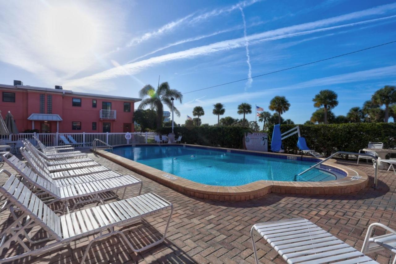 Gulf Winds Resort By Travel Resort Services St. Pete Beach Buitenkant foto